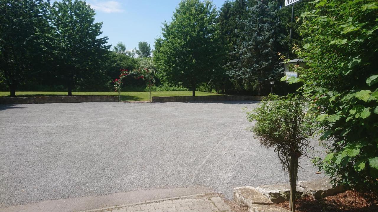 Hotel Landgasthof Fromm Untergruppenbach المظهر الخارجي الصورة